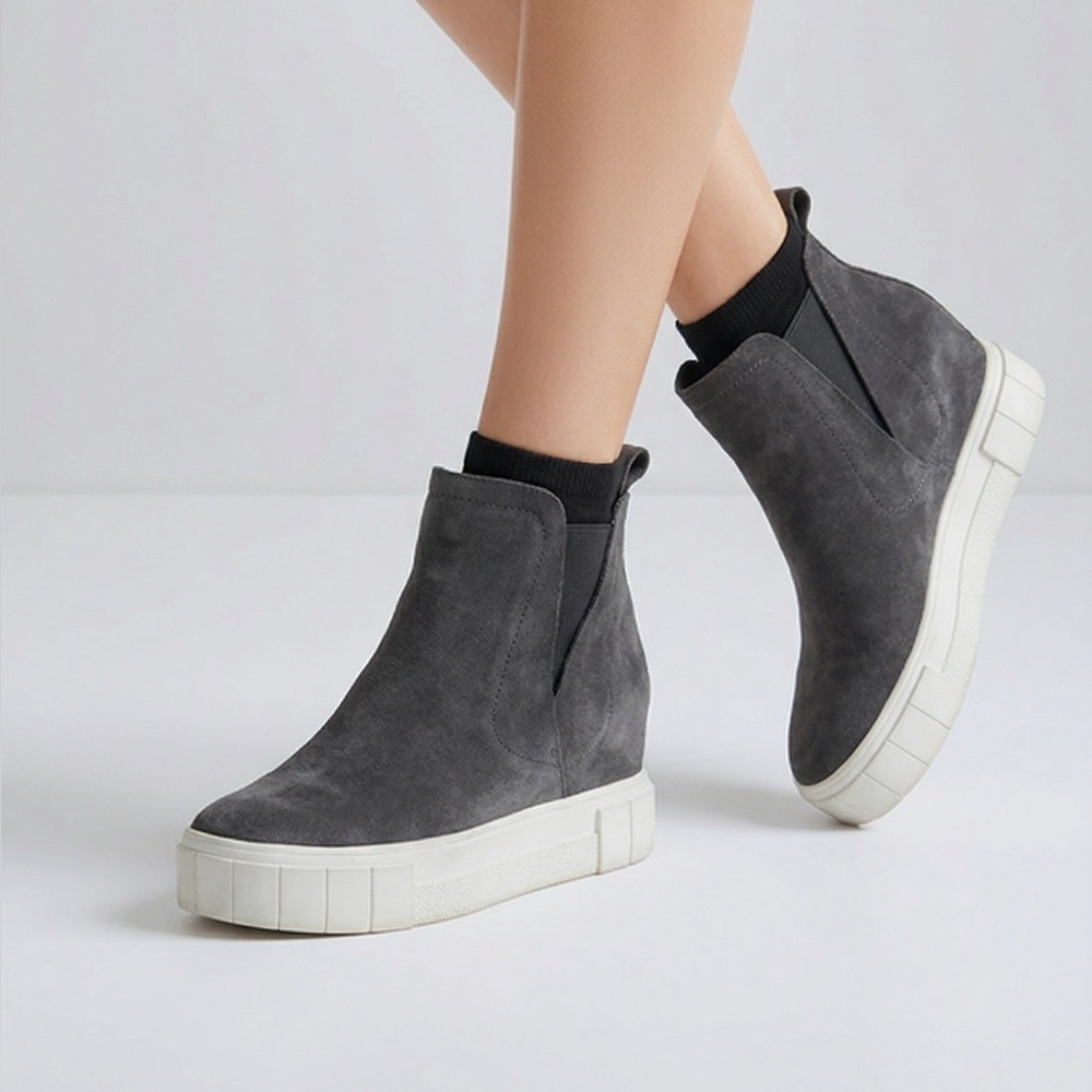 Dolce Vita Zabie Suede Platform Pull On Sneaker Booties